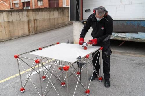 Stahovací pracovní stůl nůžkový (28917)